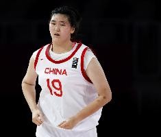 直播吧：中国女篮亚洲杯12人名单确定 中锋只留韩旭+张子宇