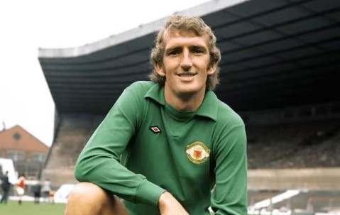 曼联传奇门将斯特普尼：拉门斯需要做禁区的主宰者